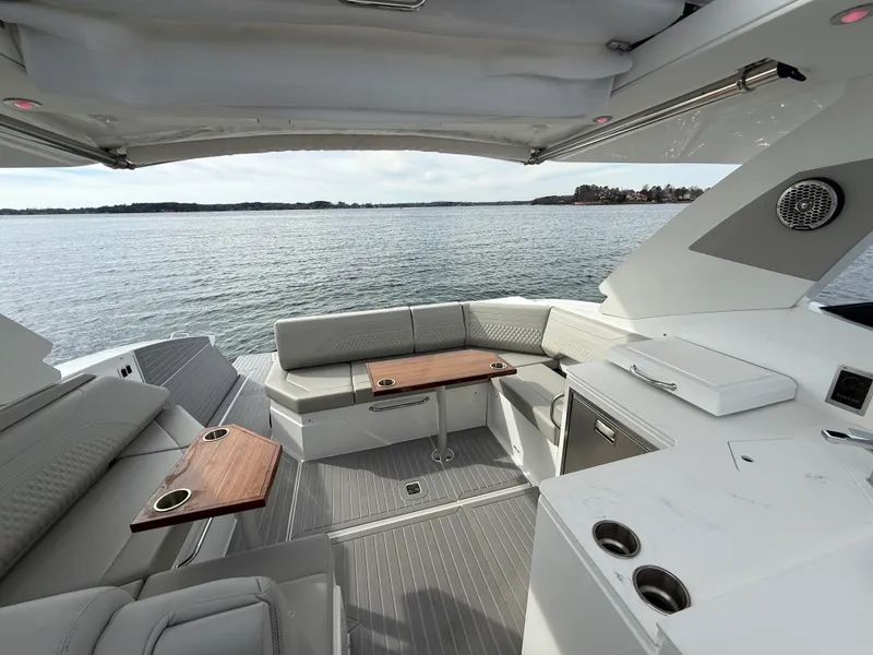 Slide: The Image of Cruisers 38 GLS 2025 - 40