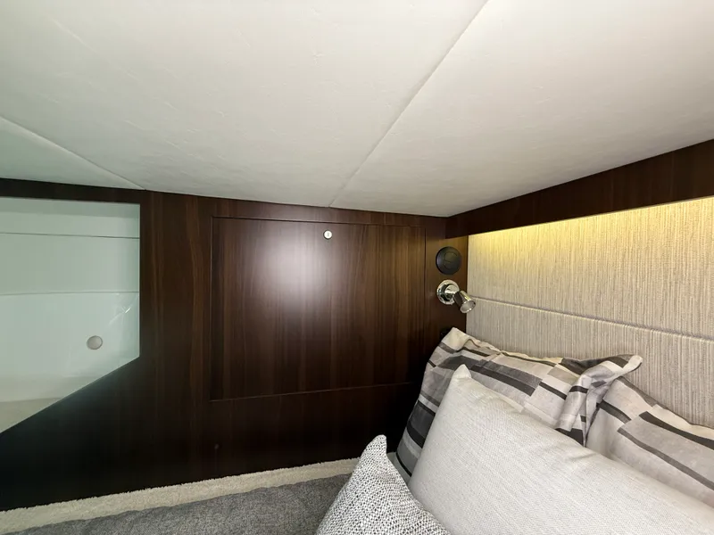 Slide: The Image of Cruisers 38 GLS 2025 - 53