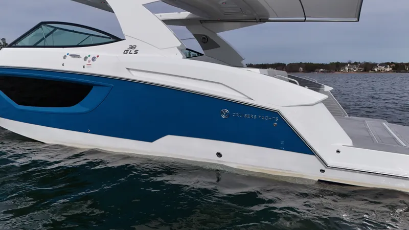 Slide: The Image of Cruisers Yachts 38 GLS 2025 - 10