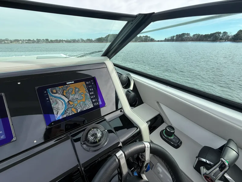 Slide: The Image of Cruisers Yachts 38 GLS 2025 - 28