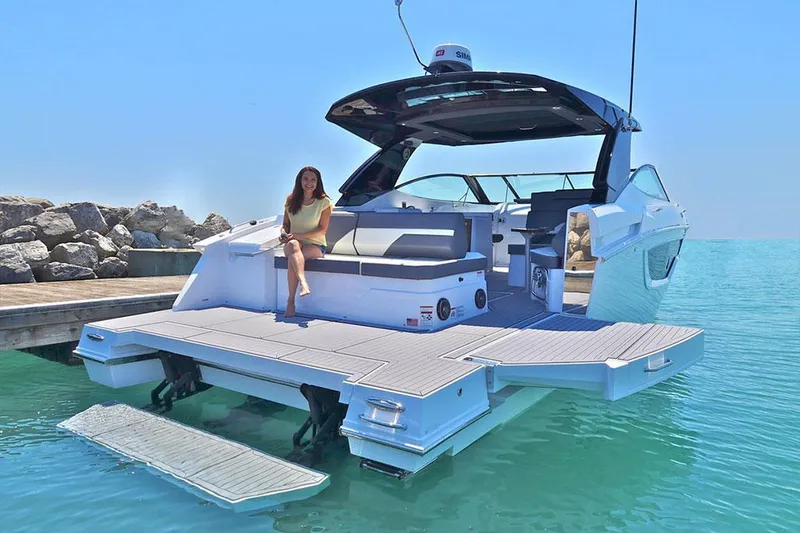 Slide: The Image of Cruisers Yachts 38 GLS 2025 - 5