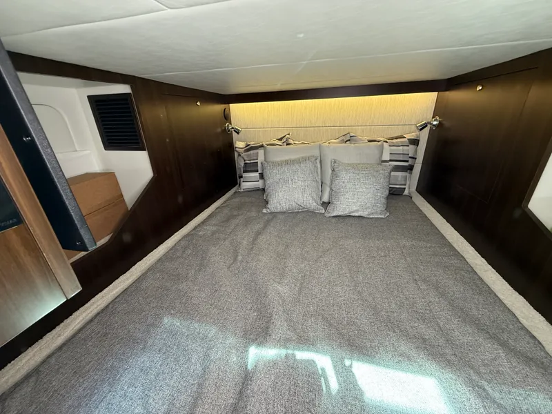 Slide: The Image of Cruisers Yachts 38 GLS 2025 - 50