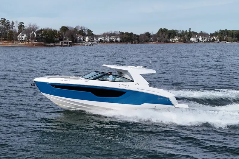 Slide: The Image of Cruisers Yachts 38 GLS 2025 - 57