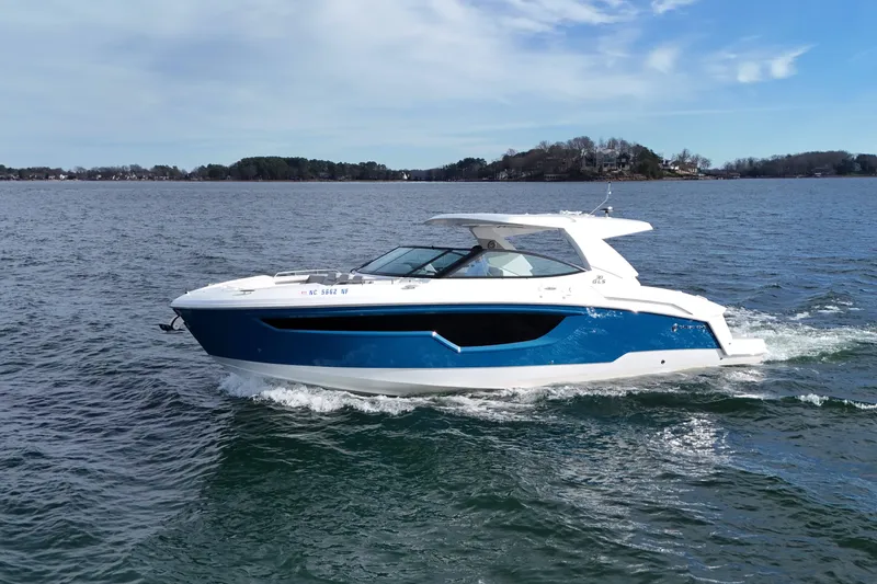 Slide: The Image of Cruisers Yachts 38 GLS 2025 - 63
