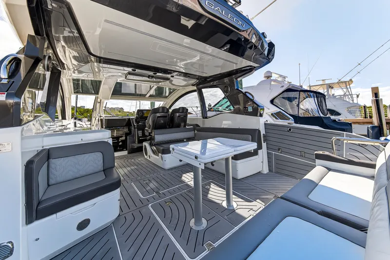 Slide: The Image of Galeon 375 GTO 2024 - 11