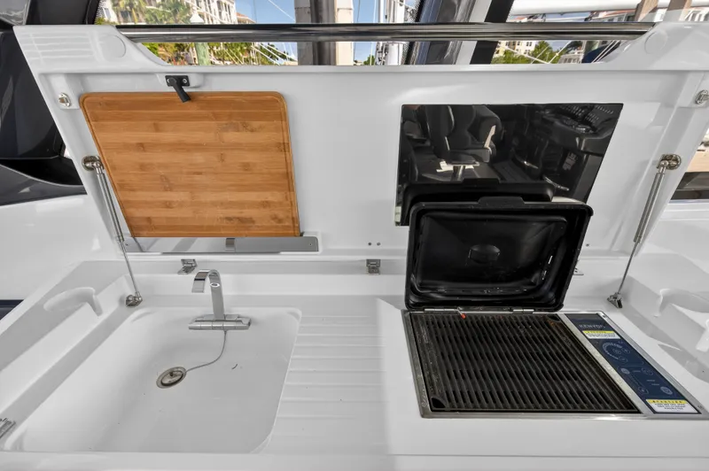 Slide: The Image of Galeon 375 GTO 2024 - 22