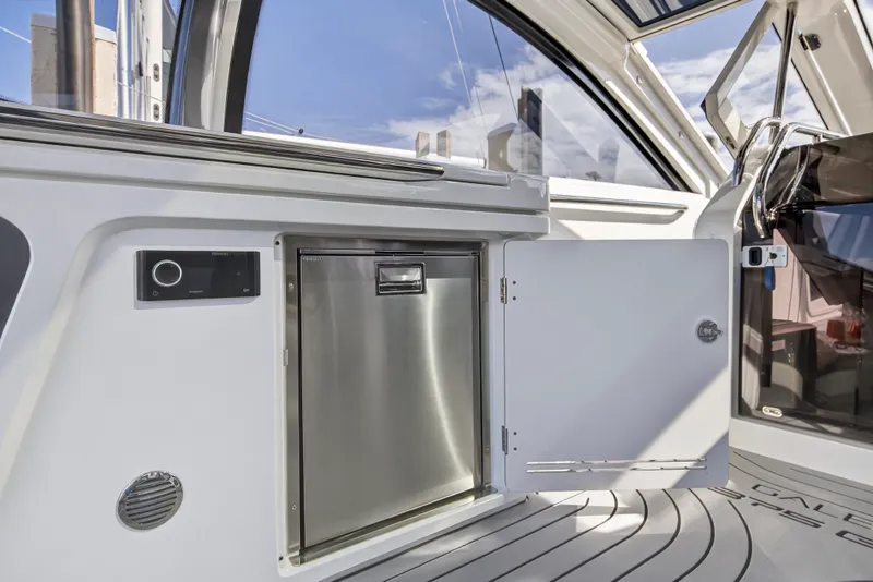 Slide: The Image of Galeon 375 GTO 2024 - 23