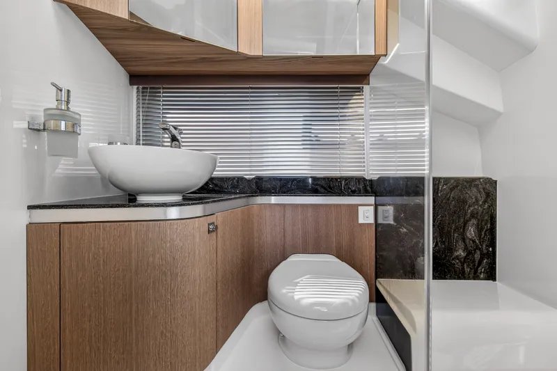 Slide: The Image of Galeon 375 GTO 2024 - 64