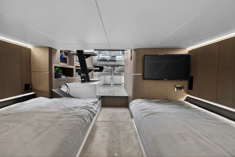 Slide: The Image of Galeon 375 GTO 2024 - 74