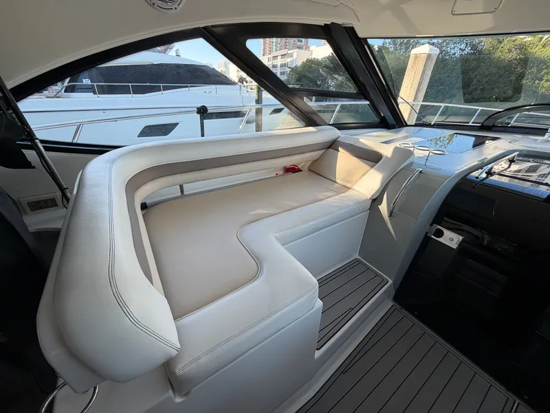 Slide: The Image of Sea Ray 470 SUNDANCER 2014 - 18