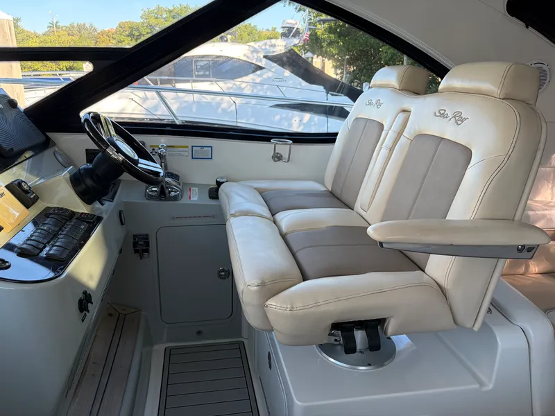 Slide: The Image of Sea Ray 470 SUNDANCER 2014 - 21