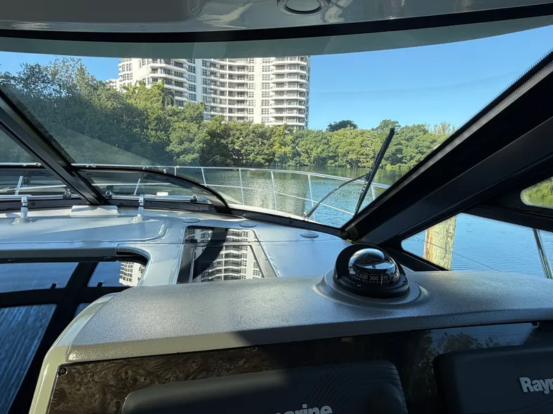 Slide: The Image of Sea Ray 470 SUNDANCER 2014 - 27