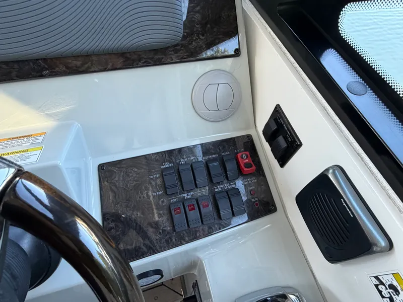 Slide: The Image of Sea Ray 470 SUNDANCER 2014 - 28