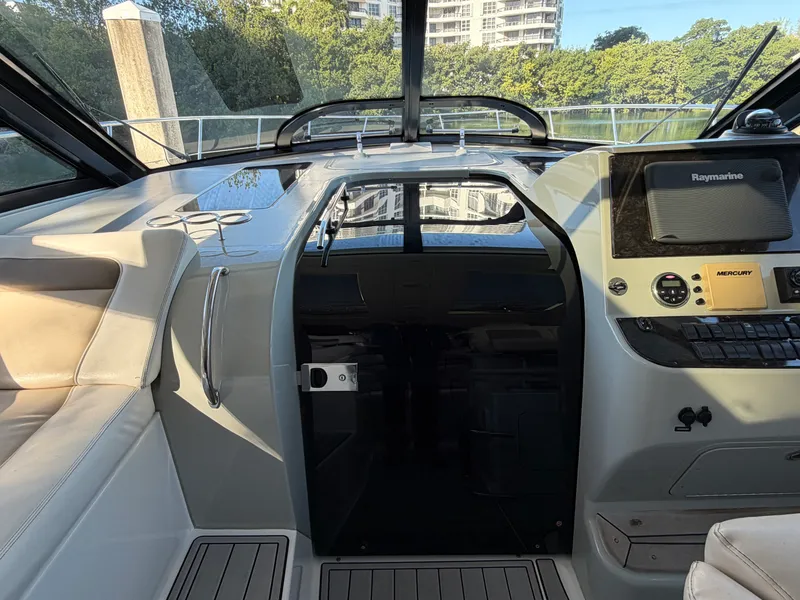 Slide: The Image of Sea Ray 470 SUNDANCER 2014 - 31