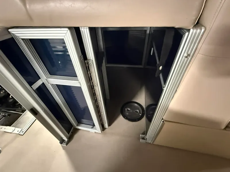 Slide: The Image of Crest 230 CREST II 2014 - 12