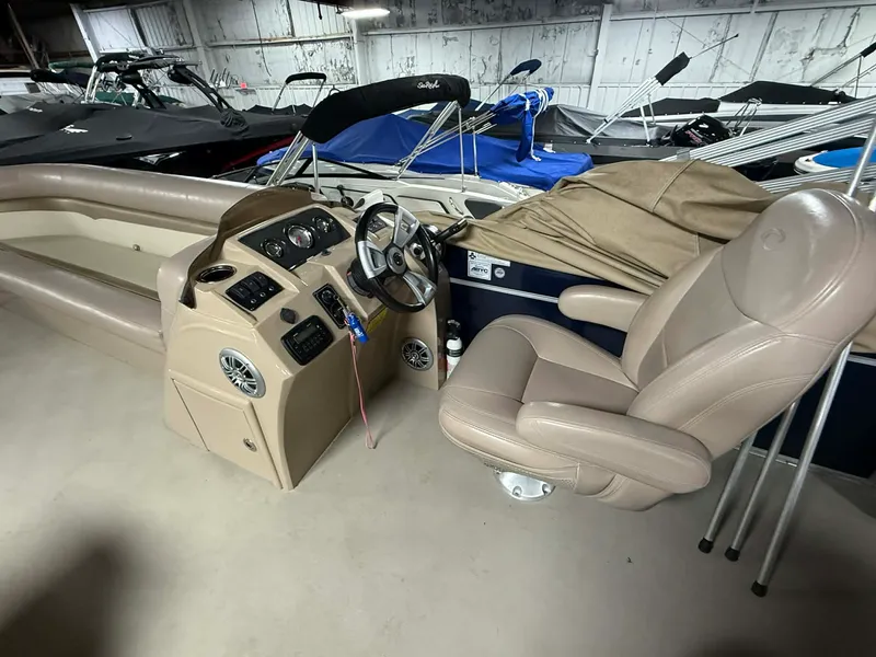 Slide: The Image of Crest 230 CREST II 2014 - 22