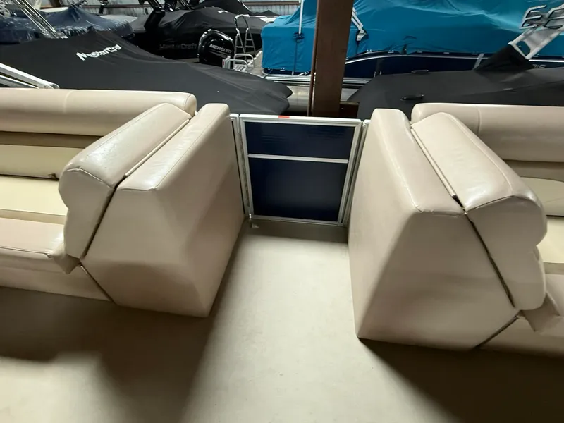 Slide: The Image of Crest 230 CREST II 2014 - 25