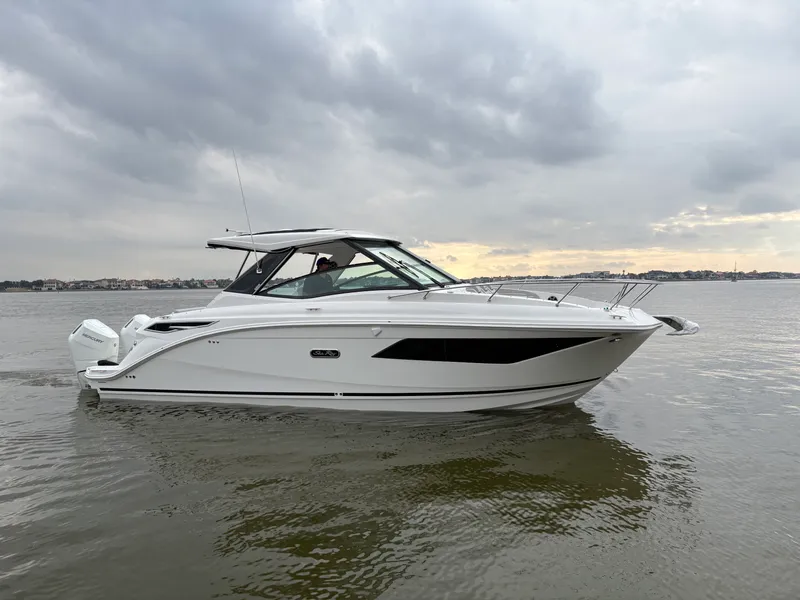 The Image of Sea Ray Sundancer 320 Outboard 2026 - 0
