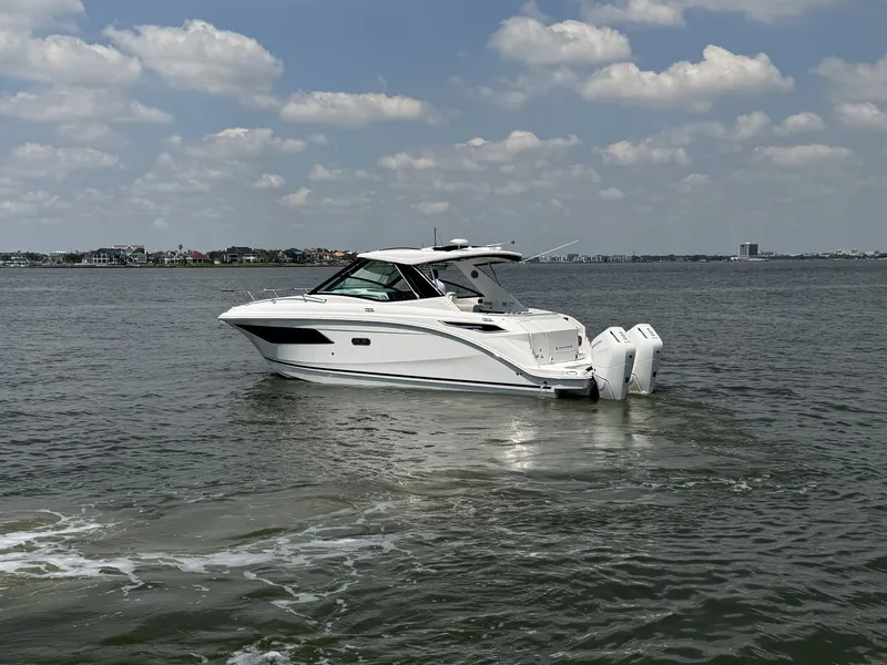Slide: The Image of Sea Ray Sundancer 320 Outboard 2026 - 10