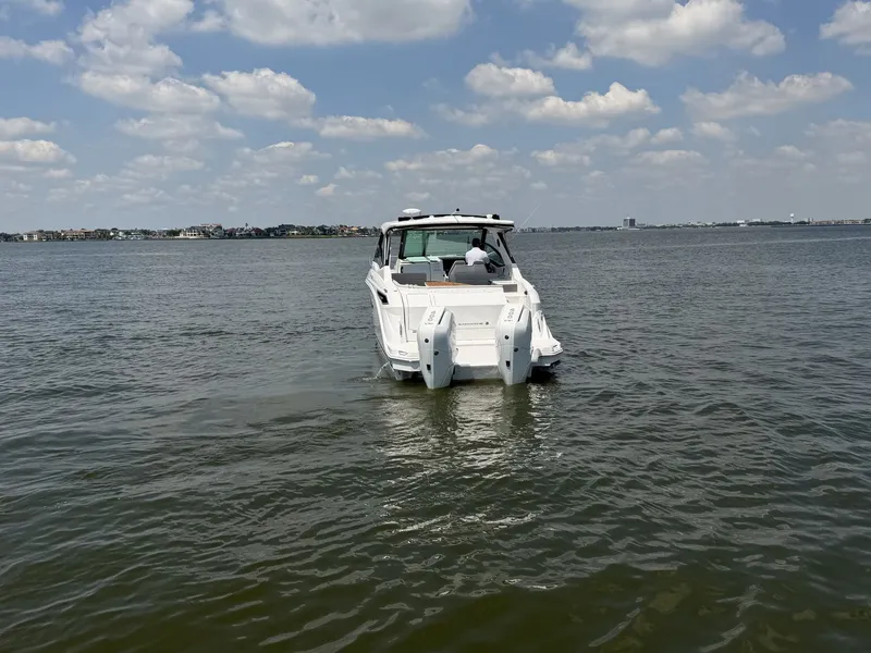 Slide: The Image of Sea Ray Sundancer 320 Outboard 2026 - 13