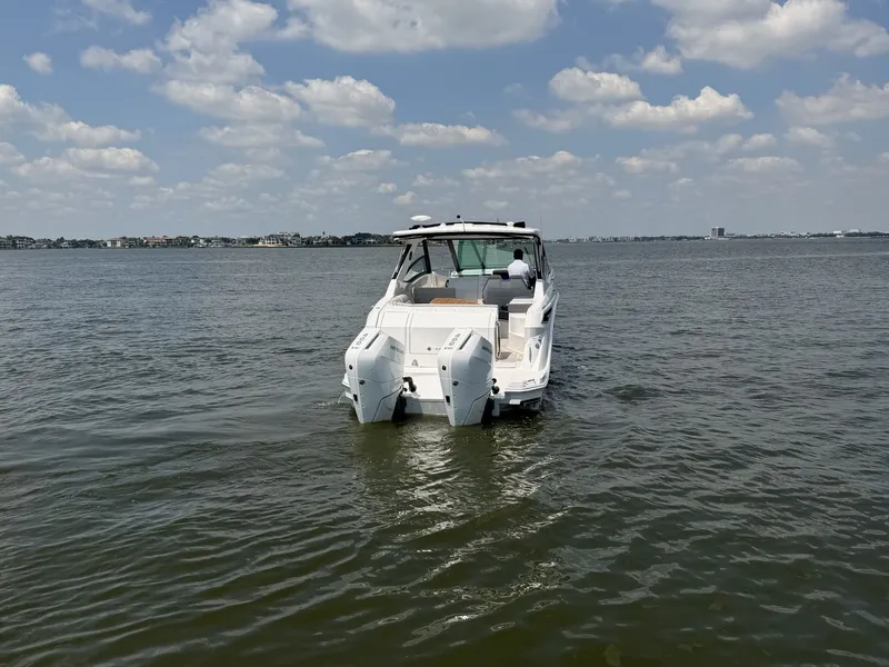 Slide: The Image of Sea Ray Sundancer 320 Outboard 2026 - 16