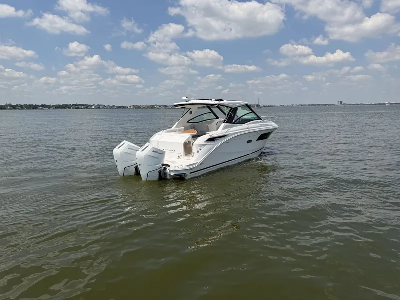Slide: The Image of Sea Ray Sundancer 320 Outboard 2026 - 19