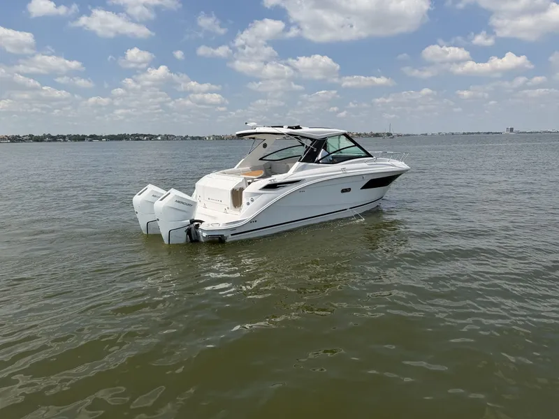 Slide: The Image of Sea Ray Sundancer 320 Outboard 2026 - 20