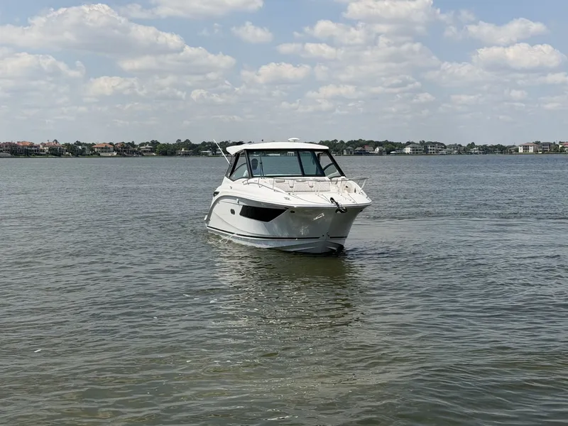 Slide: The Image of Sea Ray Sundancer 320 Outboard 2026 - 22
