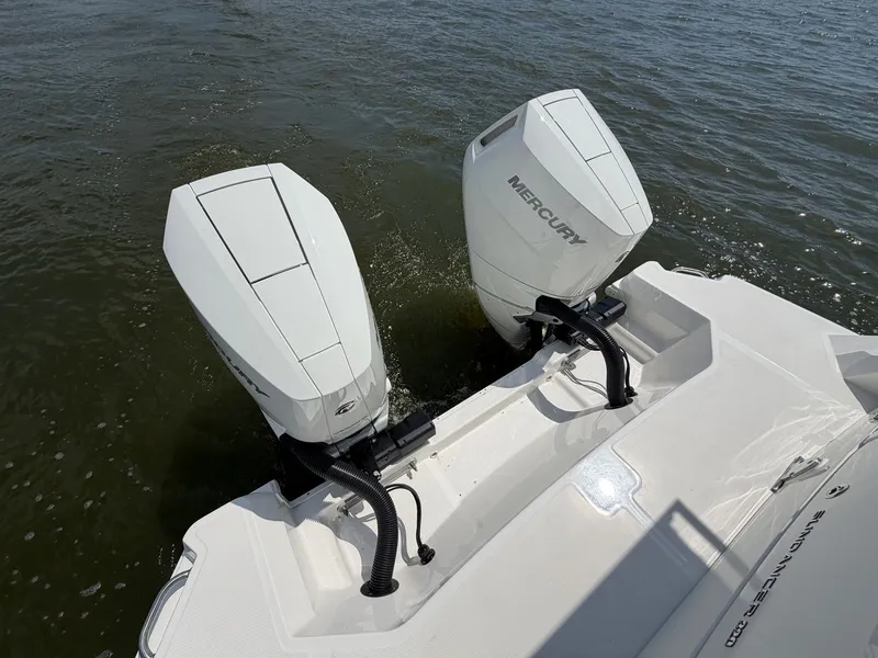 Slide: The Image of Sea Ray Sundancer 320 Outboard 2026 - 28