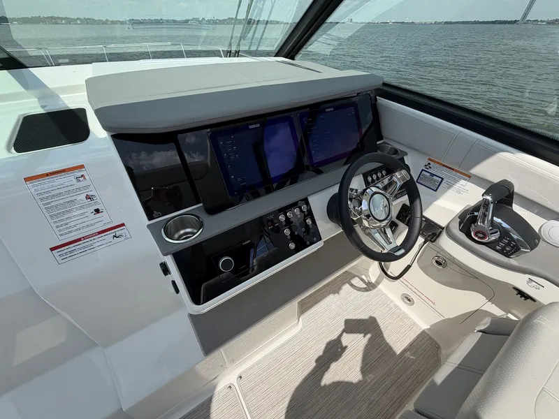 Slide: The Image of Sea Ray Sundancer 320 Outboard 2026 - 41