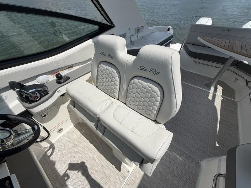 Slide: The Image of Sea Ray Sundancer 320 Outboard 2026 - 44