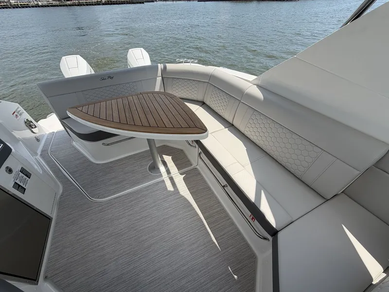 Slide: The Image of Sea Ray Sundancer 320 Outboard 2026 - 45