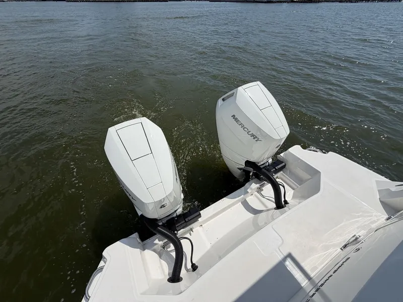 Slide: The Image of Sea Ray Sundancer 320 Outboard 2026 - 48