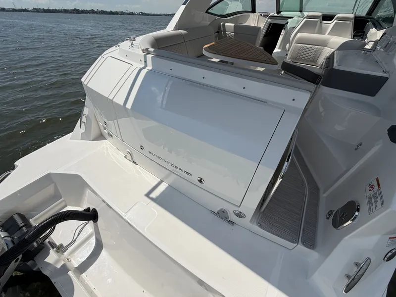 Slide: The Image of Sea Ray Sundancer 320 Outboard 2026 - 49
