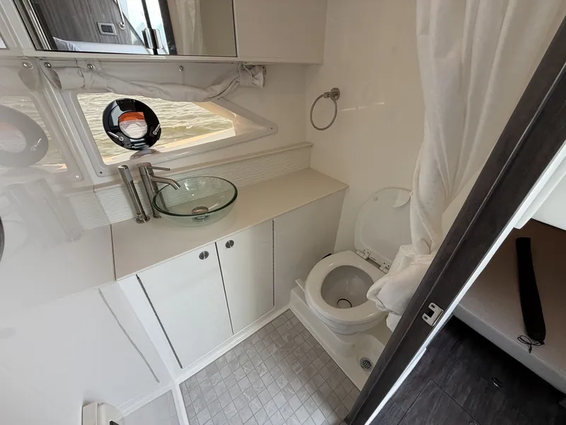 Slide: The Image of Sea Ray Sundancer 320 Outboard 2026 - 61