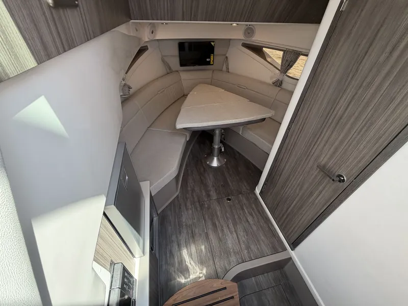 Slide: The Image of Sea Ray Sundancer 320 Outboard 2026 - 63
