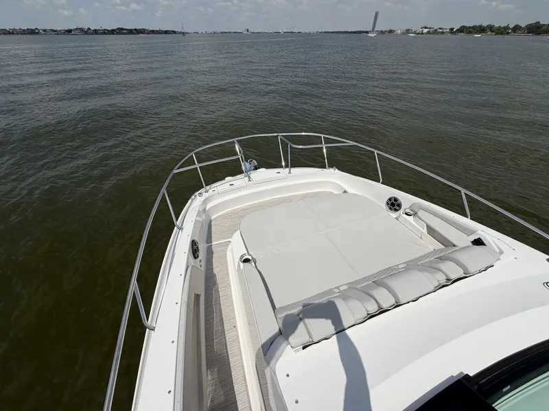Slide: The Image of Sea Ray Sundancer 320 Outboard 2026 - 66