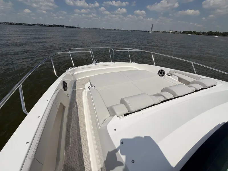 Slide: The Image of Sea Ray Sundancer 320 Outboard 2026 - 67