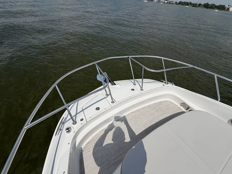 Slide: The Image of Sea Ray Sundancer 320 Outboard 2026 - 69