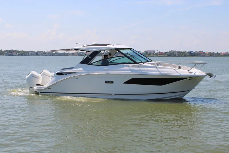 Slide: The Image of Sea Ray Sundancer 320 Outboard 2026 - 4