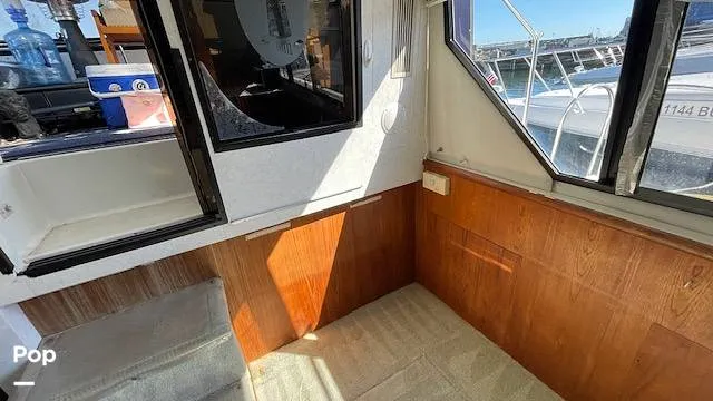Slide: The Image of Carver Yachts 33 Aft Cabin 1992 - 15935726