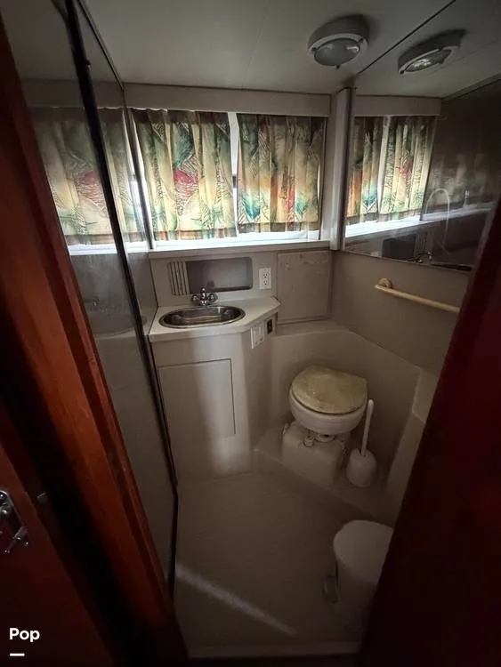 Slide: The Image of Carver Yachts 33 Aft Cabin 1992 - 16646406