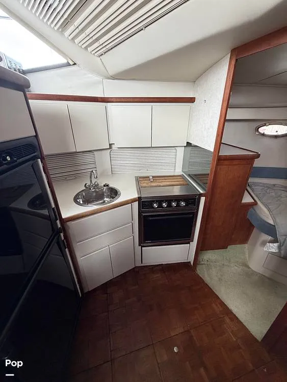 Slide: The Image of Carver Yachts 33 Aft Cabin 1992 - 16646407