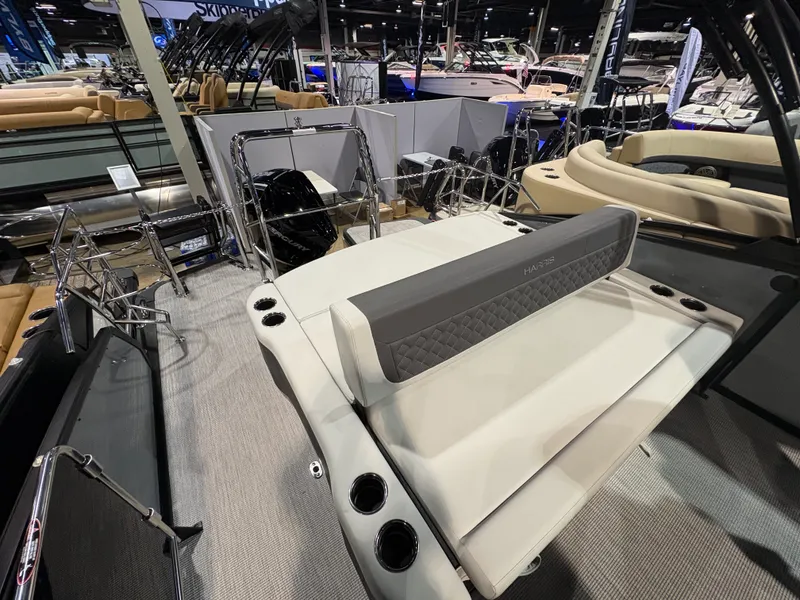 Slide: The Image of Harris Sunliner 230 2026 - 10