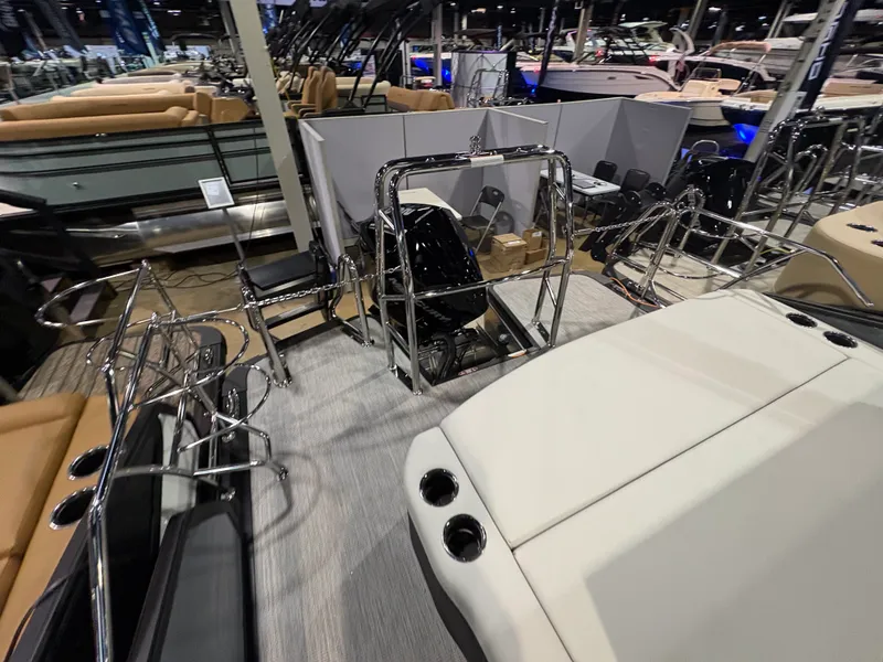 Slide: The Image of Harris Sunliner 230 2026 - 11