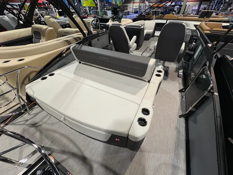 Slide: The Image of Harris Sunliner 230 2026 - 12