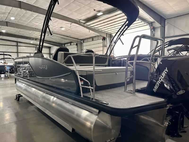 Slide: The Image of Harris SUNLINER 230 2026 - 16