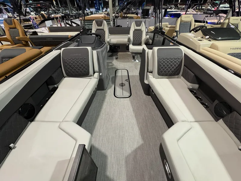 Slide: The Image of Harris Sunliner 230 2026 - 2