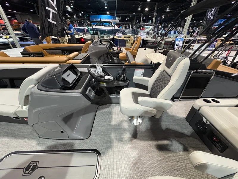 Slide: The Image of Harris Sunliner 230 2026 - 6