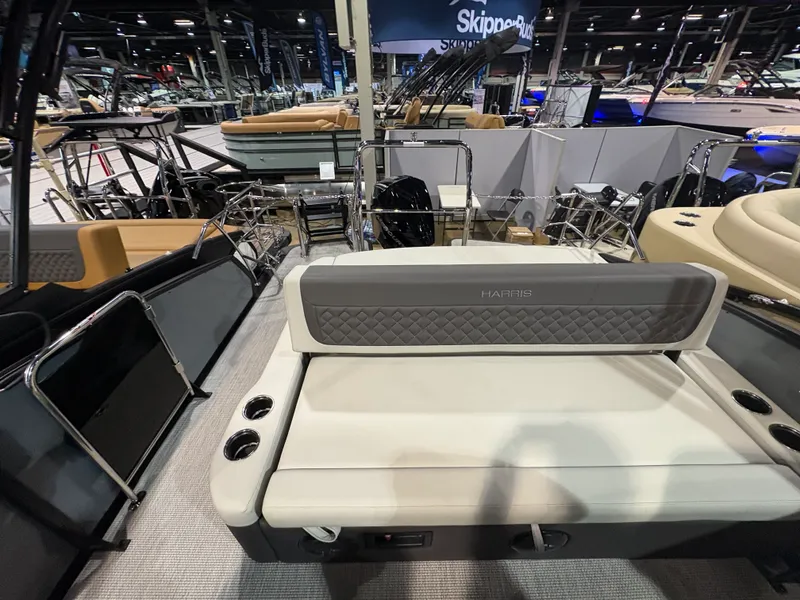 Slide: The Image of Harris Sunliner 230 2026 - 9